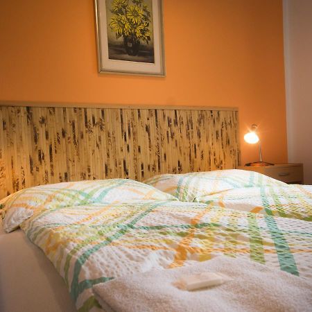 Herbenka Hotel Hustopece Bagian luar foto