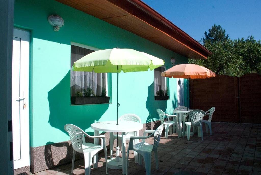 Herbenka Hotel Hustopece Bagian luar foto