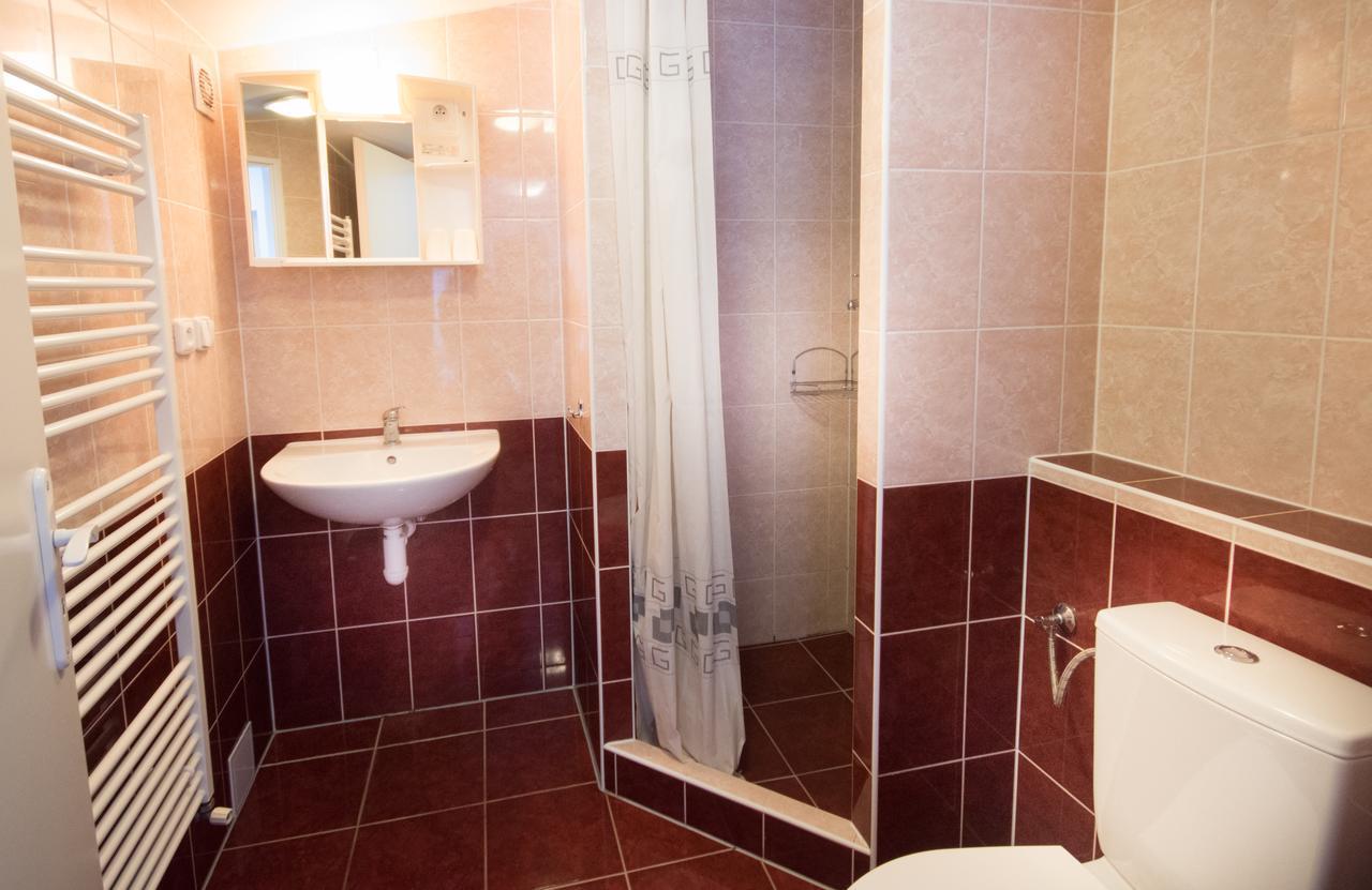 Herbenka Hotel Hustopece Bagian luar foto